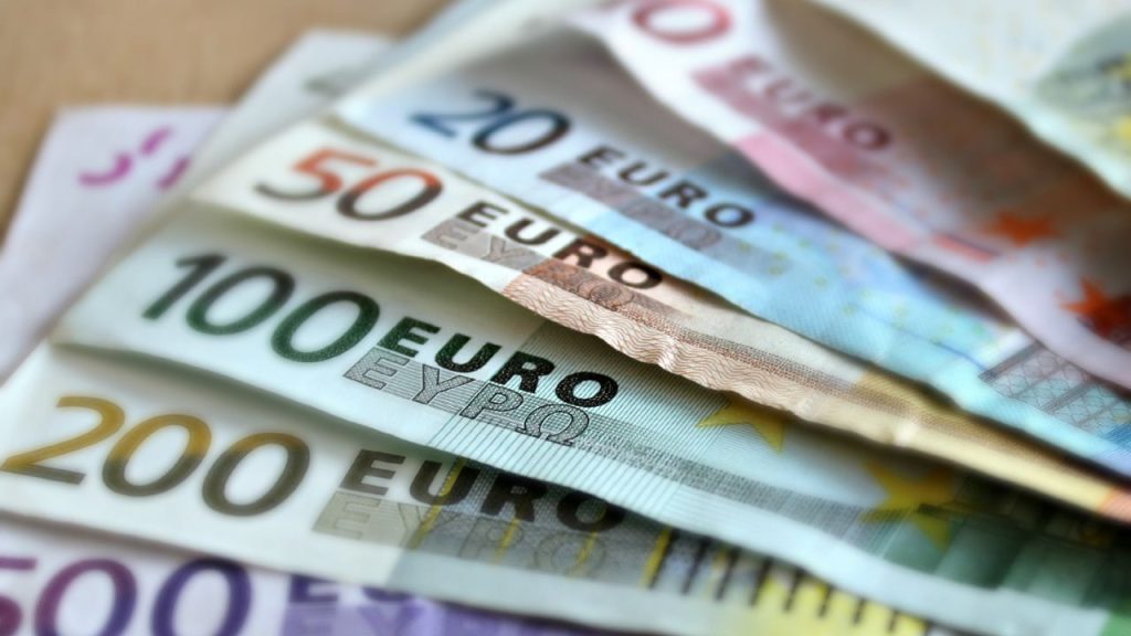 1 triệu Euro bằng bao nhiêu tiền Việt