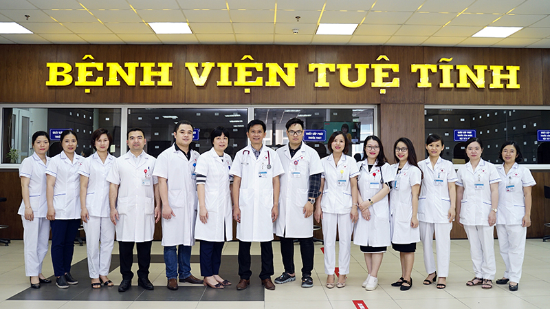 Cán bộ y tế tại bệnh viện Tuệ Tĩnh