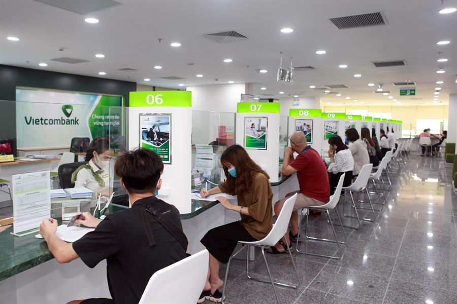 Cách đổi số điện thoại nhận OTP Vietcombank tại phòng giao dịch