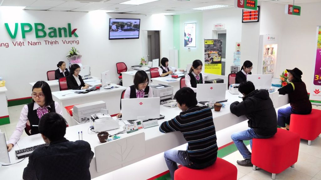 VPBank có làm việc trong ngày thứ 7 không