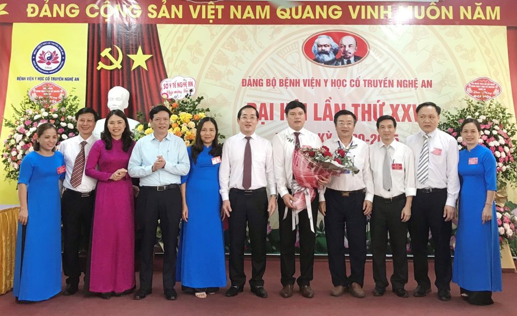 Đội ngũ Y bác sĩ của bệnh viện luôn cố gắng phấn đấu trong dịch vụ thăm khám chữa bệnh