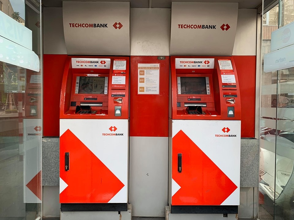 Các loại thẻ của Techcombank có thể dễ dàng rút tiền trong hệ thống với 1.000 cây ATM