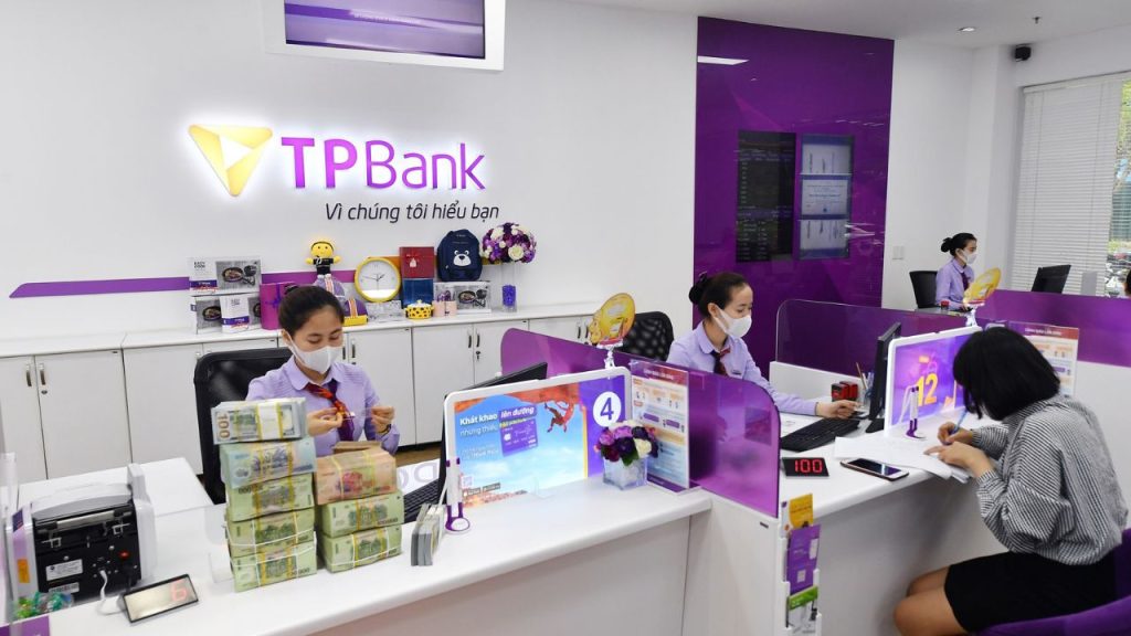 Xem thông tin khoản vay TPBank bằng hợp đồng vay