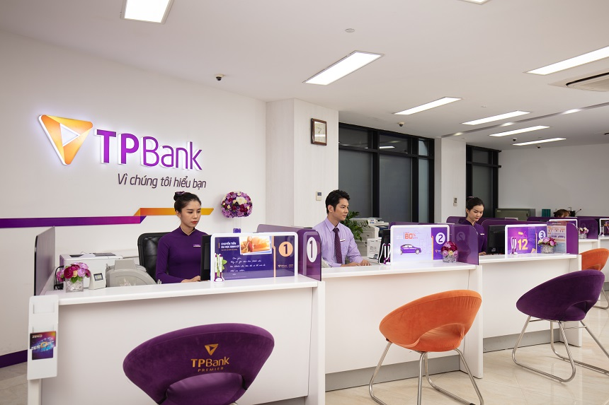 Ngân hàng TPBank có làm việc thứ 7 không ?